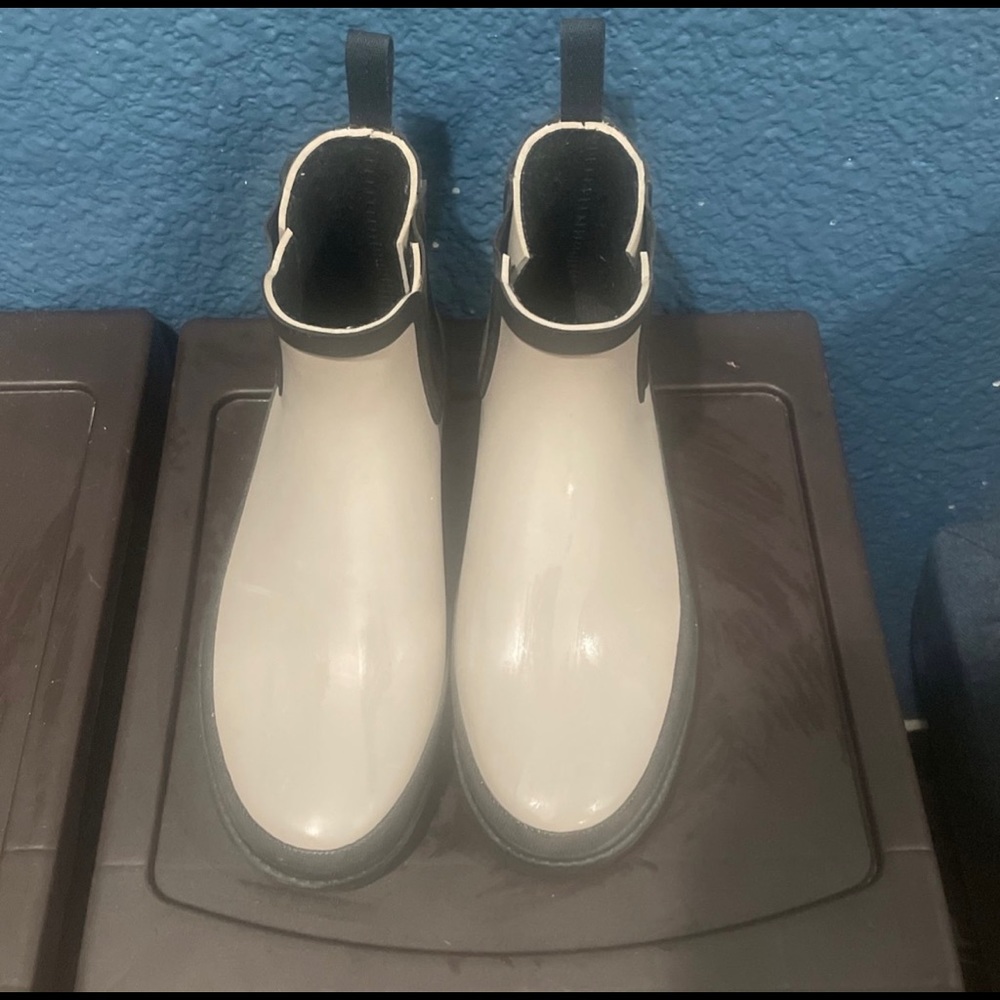 Rain Boots size 7